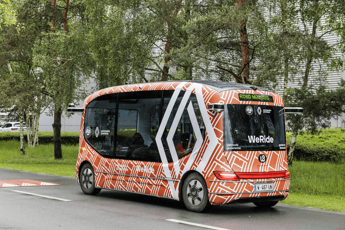 Barcelona Launches Its First Driverless Bus with Passengers: A Step Towards the Future of Urban Mobility